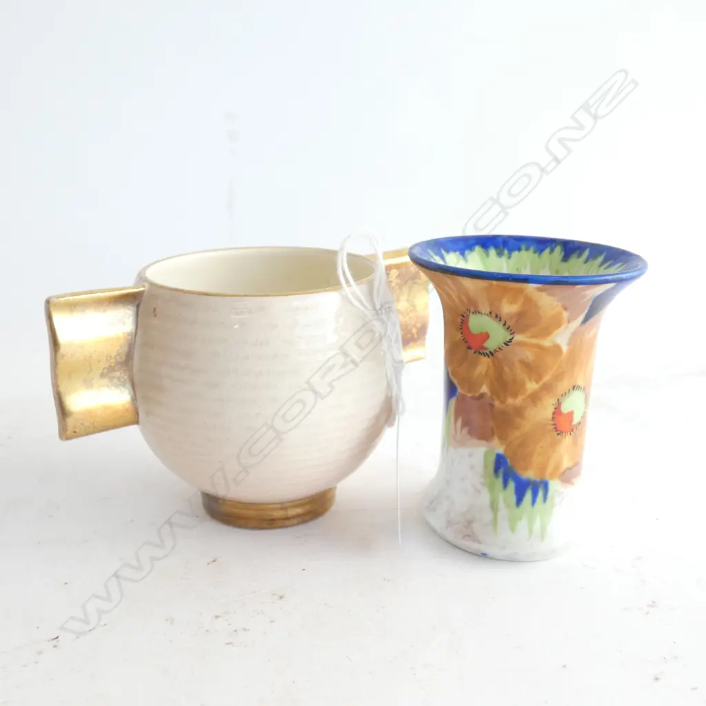 2 SMALL CARLTONWARE VASES  Image 1++