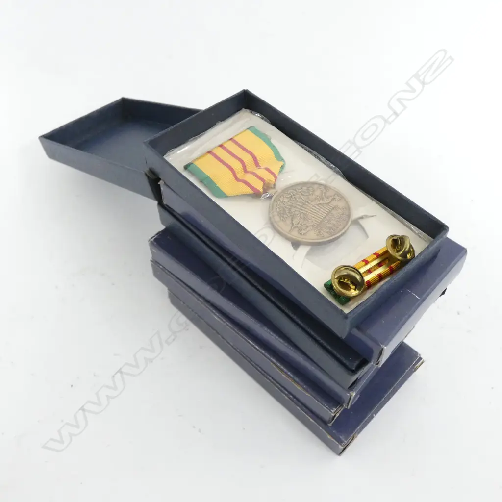 6 MEDAL SET LIBERATION OF KUWAIT BY GRACO TEXAS  Image 1++