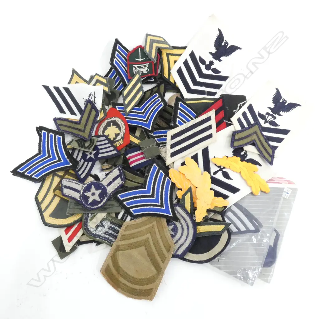 BAG ASST. MILITARY PATCHES  Image 1++