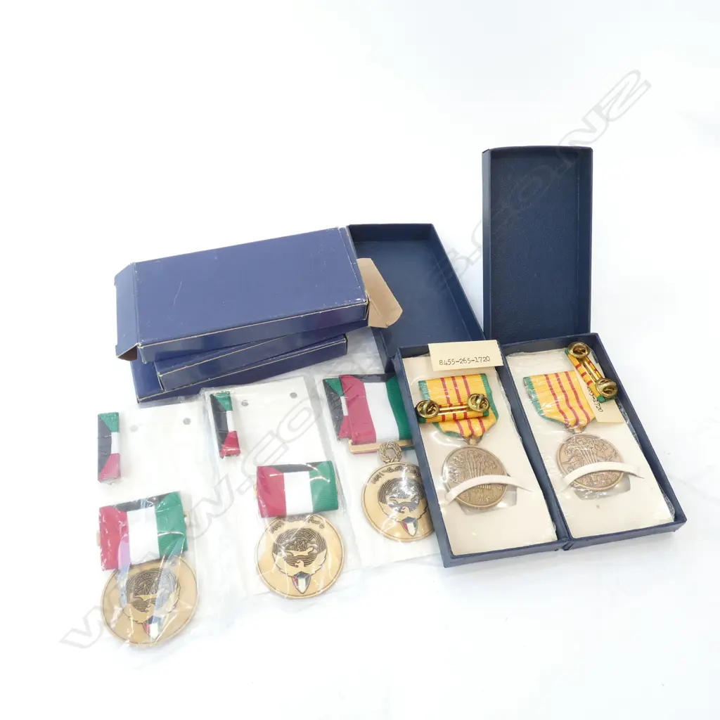 BAG 5 ASST. MEDALS; VIETNAM & KUWAIT LIBERATION Image 1++