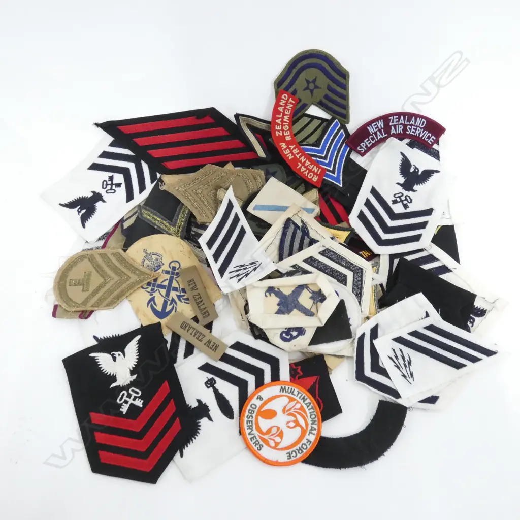 BAG ASST. MILITARY PATCHES  Image 1++