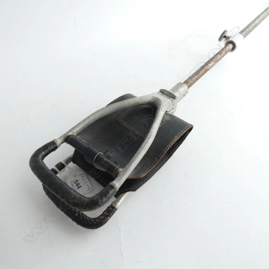VINTAGE PAKISTANI LOCUS SHOOTING STICK EXTENDABLE  Image 1++