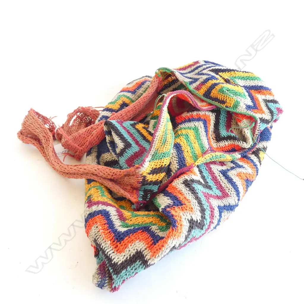 PNG WOVEN BILUM BAG BRIGHT COLOURS Image 1++