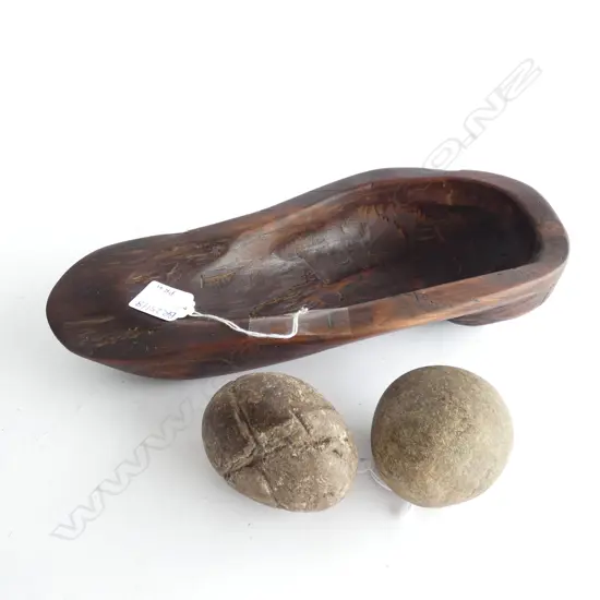 HAND WORKED WOODEN BOWL & PR REPUTEDLY MAORI SINKER STONES? L.320mm