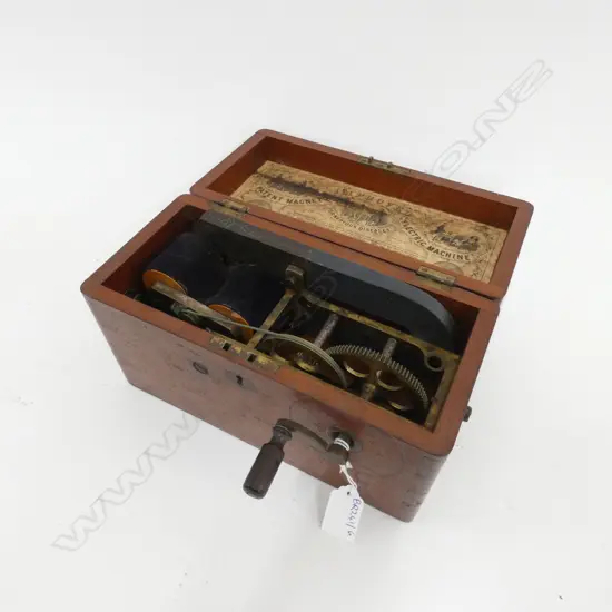 MAGNETO MACHINE 'FOR NERVOUS DISEASES' L.265mm