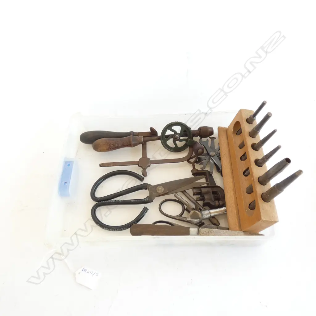 TRAY OF ASST. TOOLS; SCISSORS, DRILL BITS ETC Image 1++