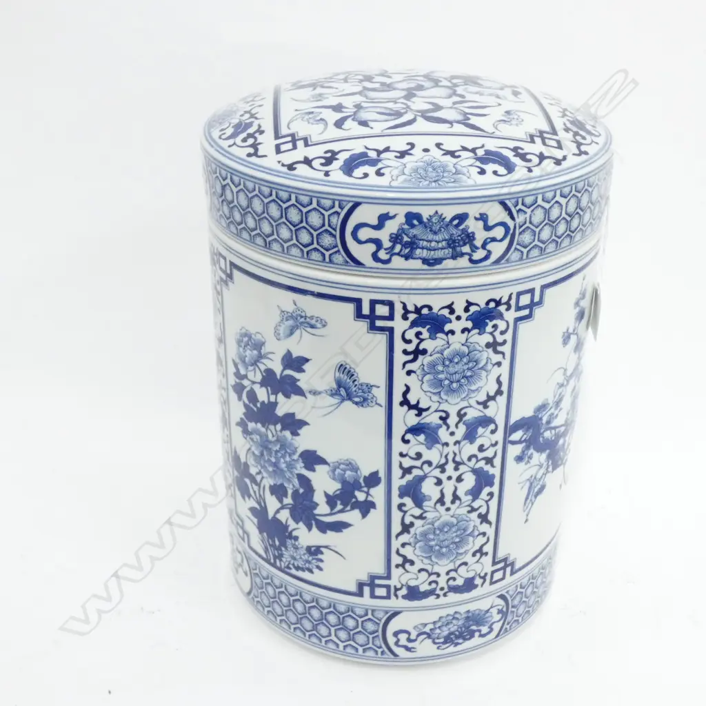 LARGE B/W LIDDED GINGER JAR H.360mm 260mm dia Image 1++