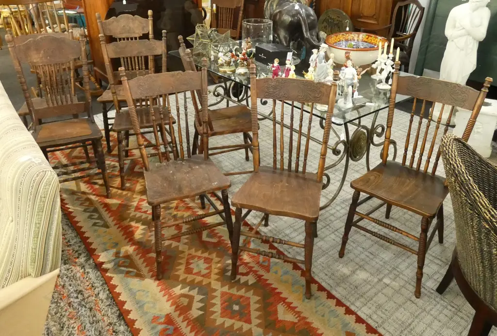 8 SPINDLE BACK CHAIRS AF Image 1++