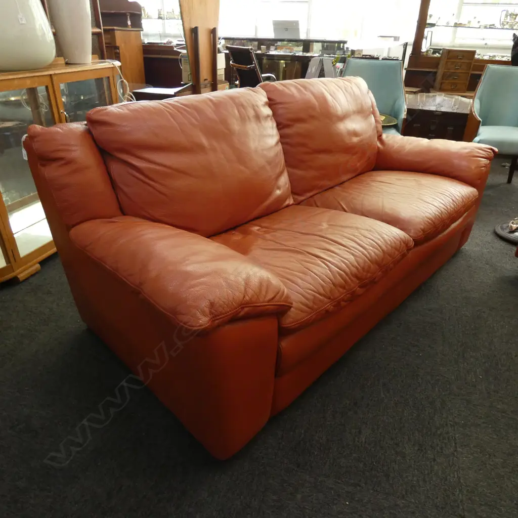 3 PCE LEATHER LOUNGE SUITE  Image 1++