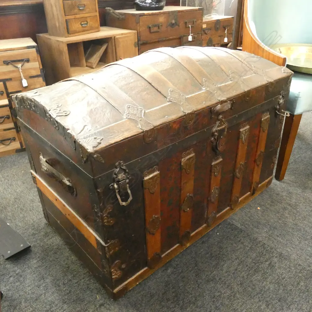 STEAMER TRUNK... Image 1++