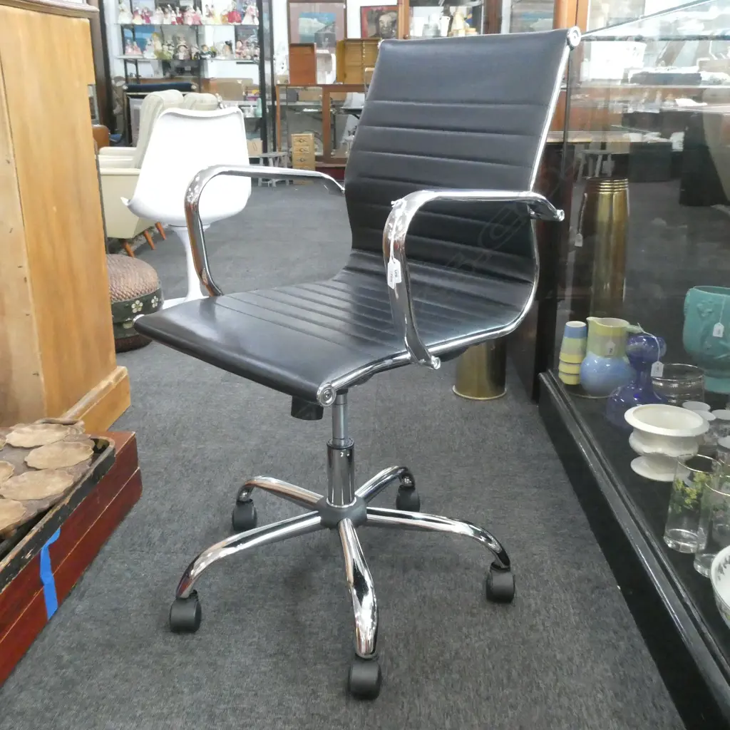 AS NEW EAMES STYLE CHROME FRAME OFFICE CHAIR Image 1++