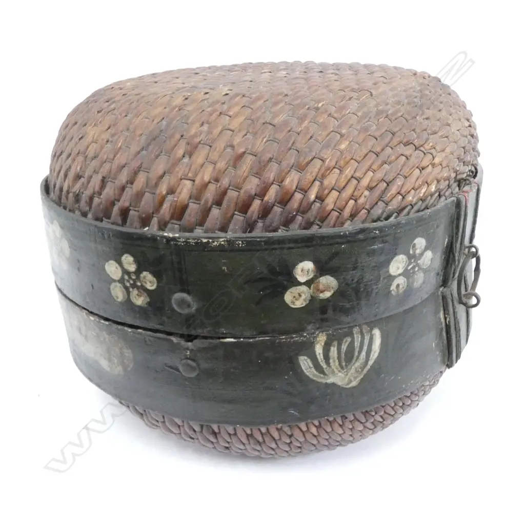 ORIENTAL WOVEN LUNCH BOX 400mm dia Image 1++