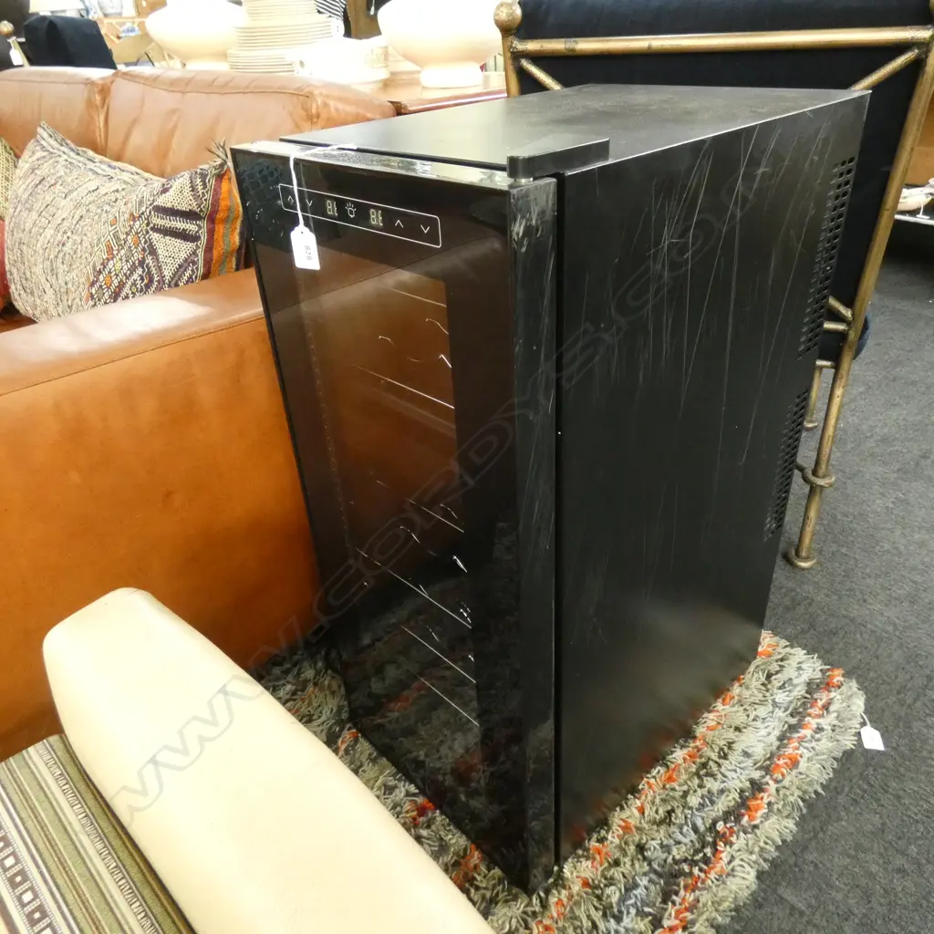 MICASA THERMOELECTRIC WINE COOLER H.795mm Image 1++