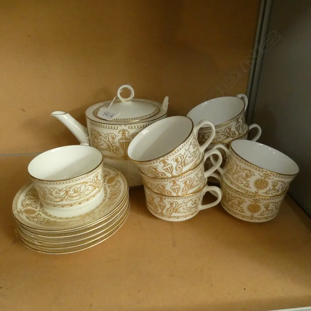 ROYAL WORCESTER 'HYDE PARK' PART TEA SET; JUG AF (HANDLE INSIDE), 9 CUPS, 6 SAUCERS, MILK & SUGAR Image 1++