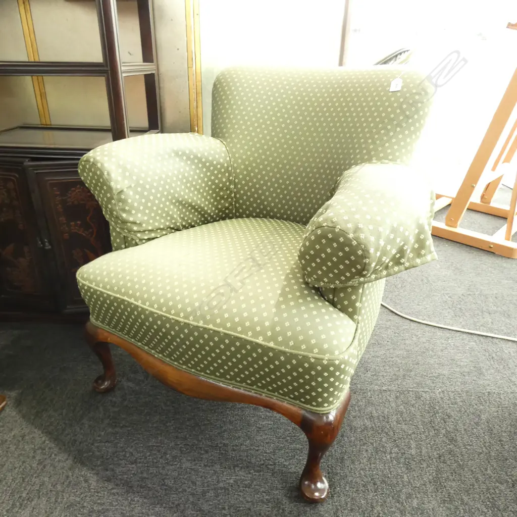2 GREEN UPHOLSTERED ARMCHAIRS Image 1++