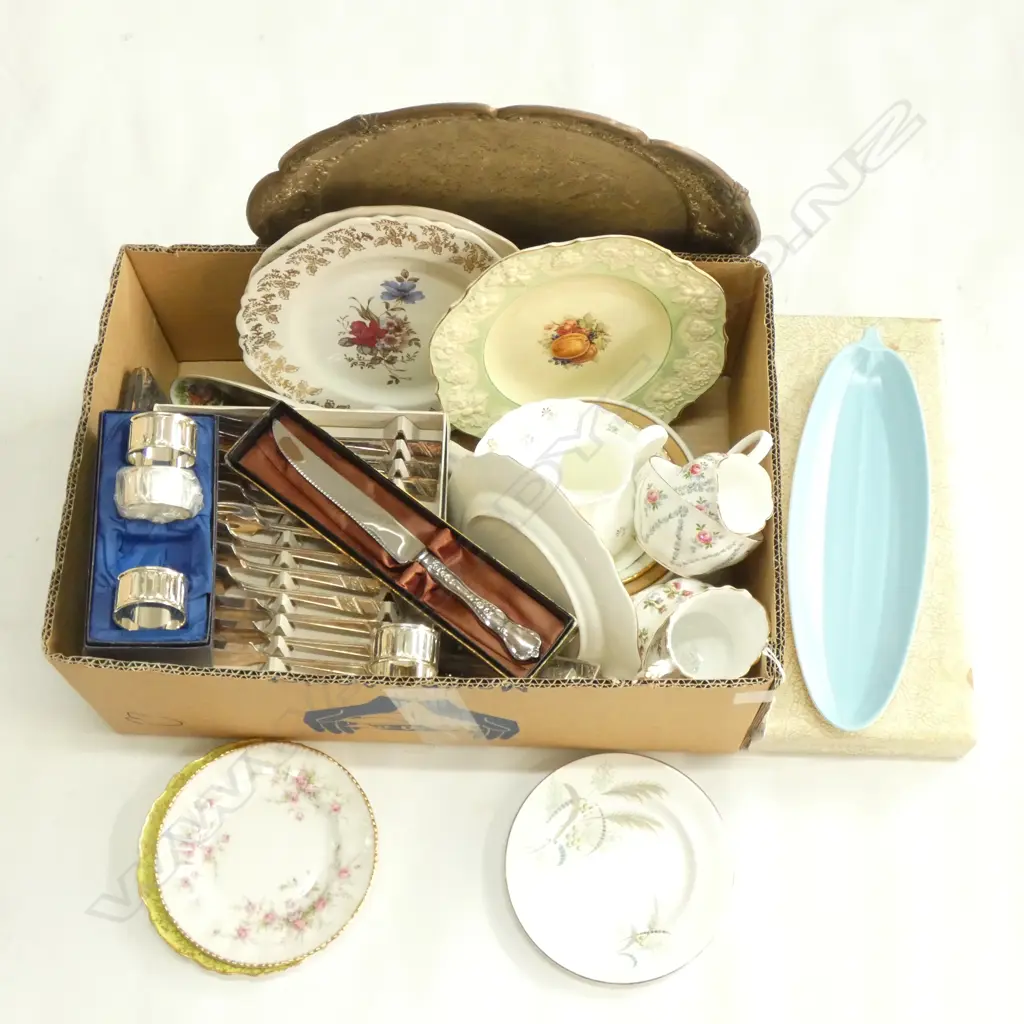 BOX LOT ASST. CHINA, BOXED CULTERY SETS, POOLE ETC Image 1++