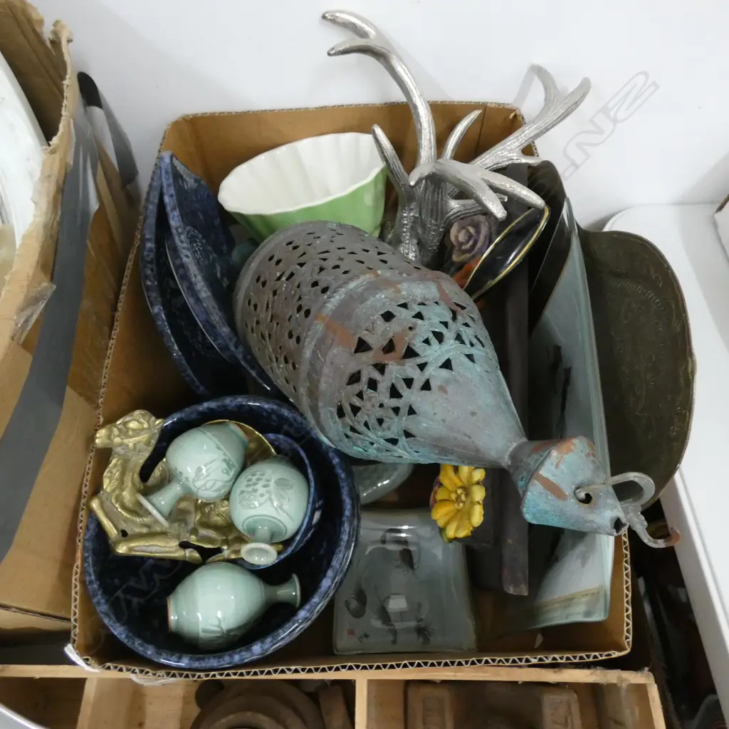 BOX LOT ASST. DECOR PCES; LANTERN, CERAMICS ETC Image 1++