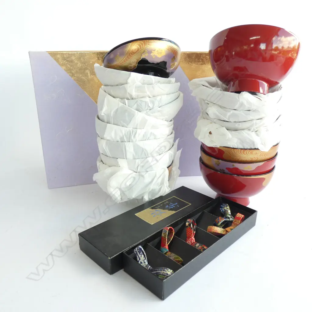 JAPANESE BOWLS SIDE DISHES AND CHOPSTICK RESTS Image 1++