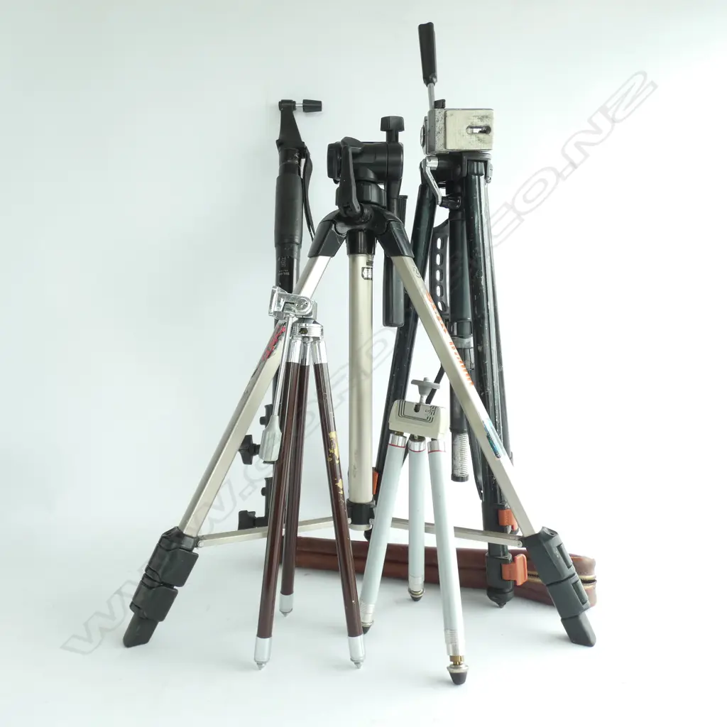 4 TRIPODS + EXTENSION BAR Image 1++
