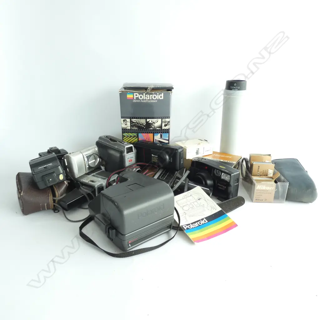 BOX LOT ASST. CAMERAS; POLAROID, MOVIE, ETC Image 1++