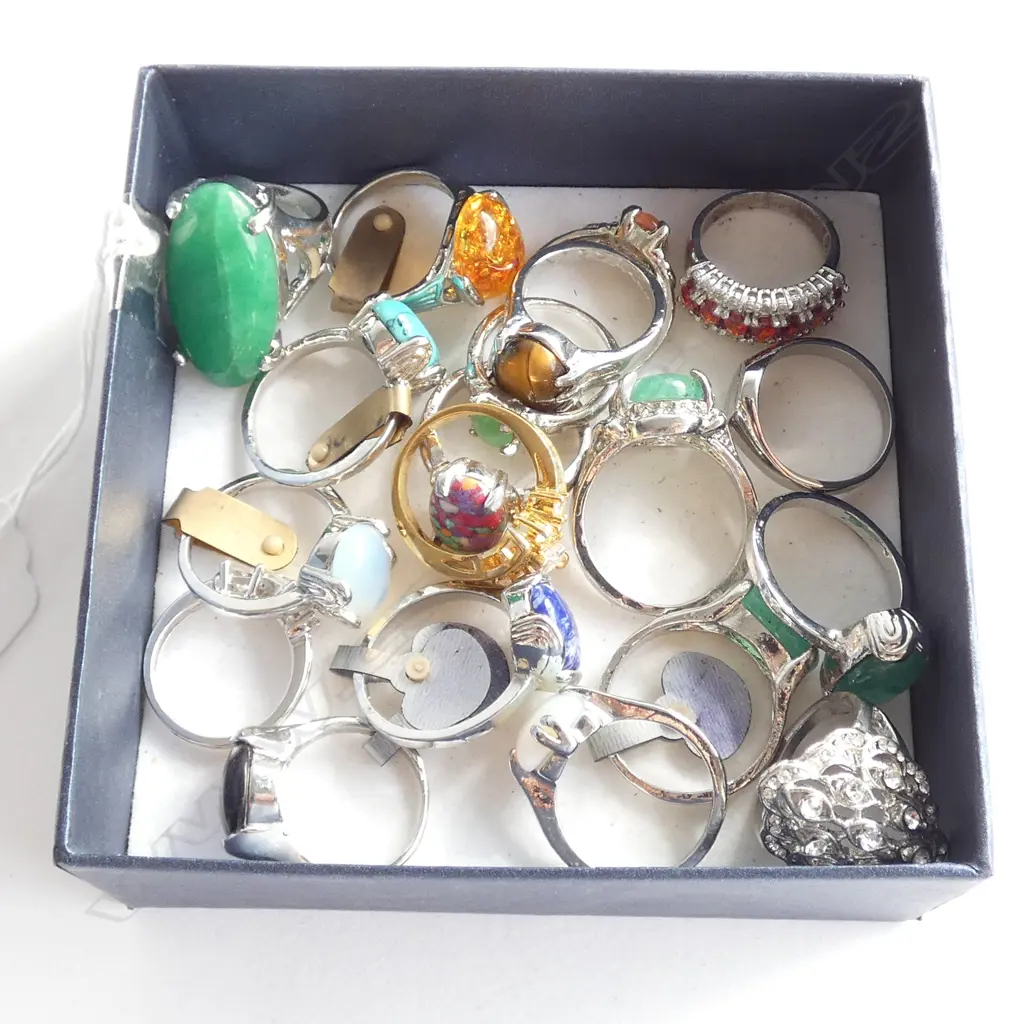 ASST. AGATE COSTUME RINGS Image 1++