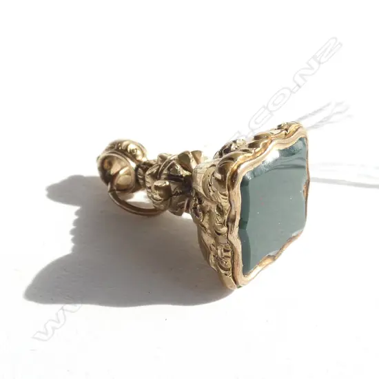(19401) VICTORIAN GOLD PLATE FOB SEAL BLOODSTONE....