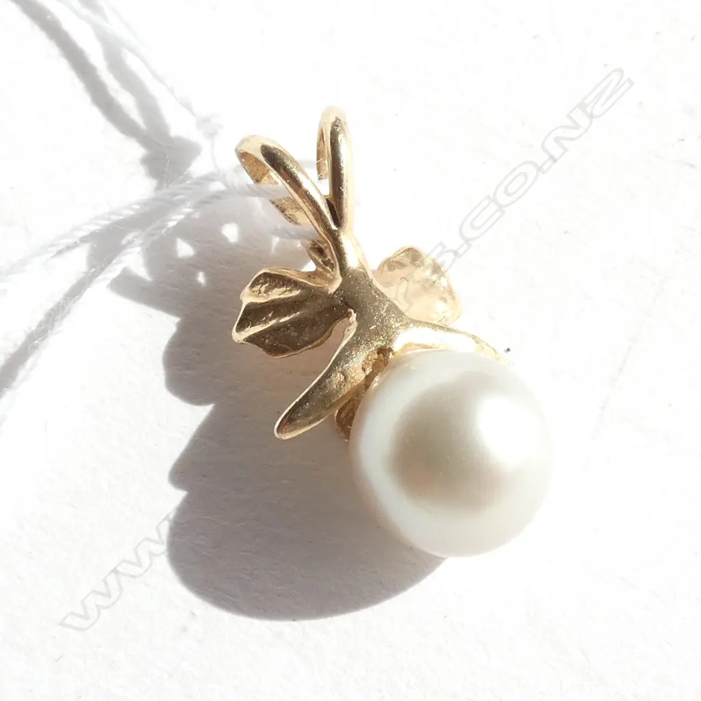 12CT GOLD & CULTURED PEARL PENDANT ORCHID MOUNT Image 1++