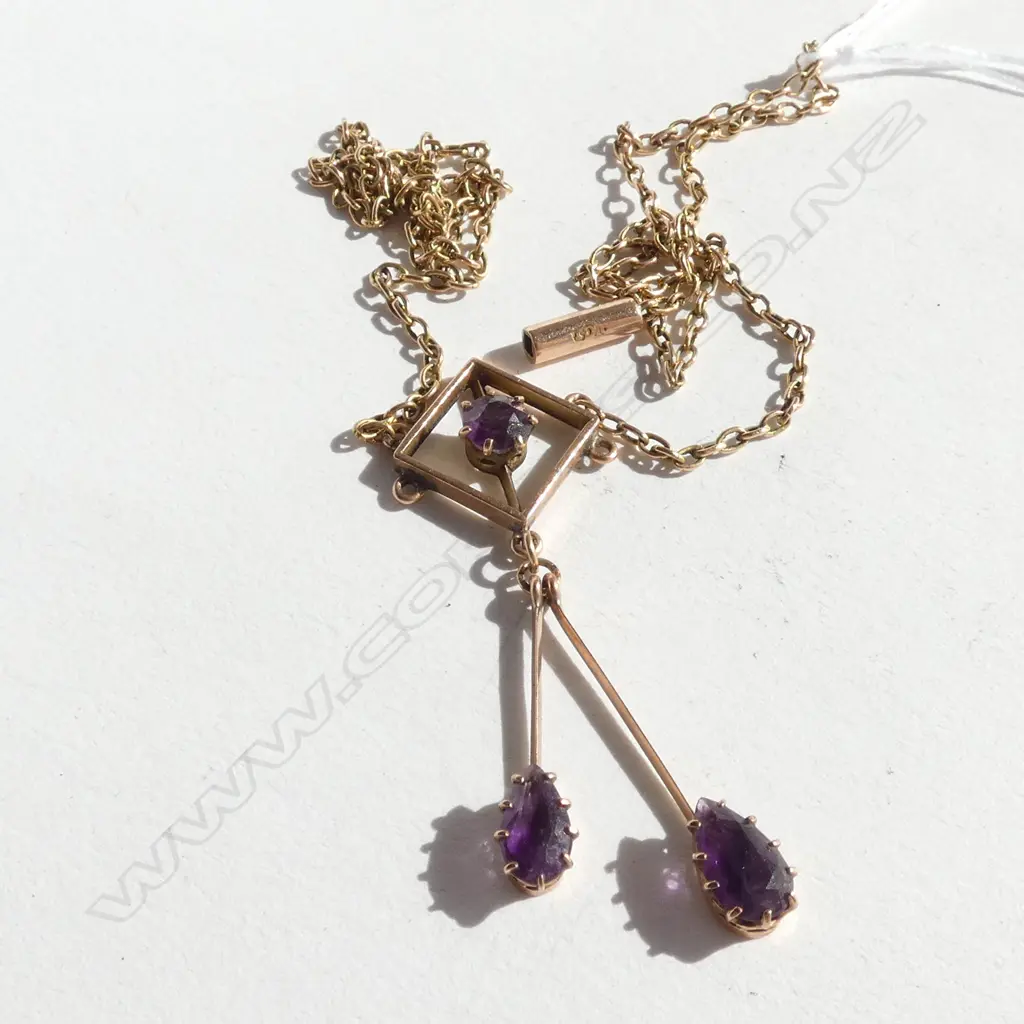 (19075) EDW. 9ct GOLD & AMETHYST PENDANT NECKLACE Image 1++