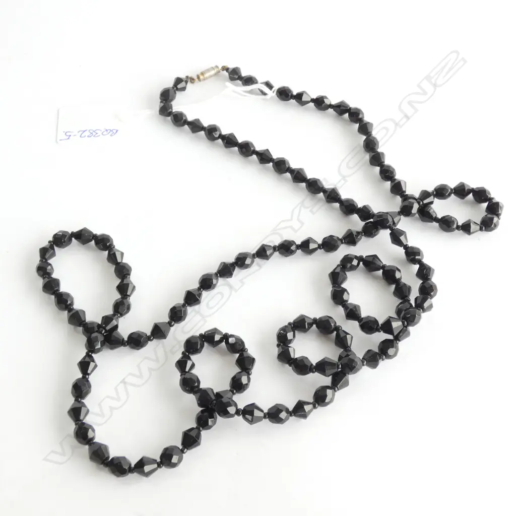 (19072) VINTAGE FRENCH JET LONG NECKLACE REQUIRES ATTENTION Image 1++