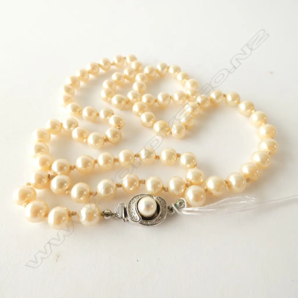 SIMULATED PEARL NECKLACE Image 1++