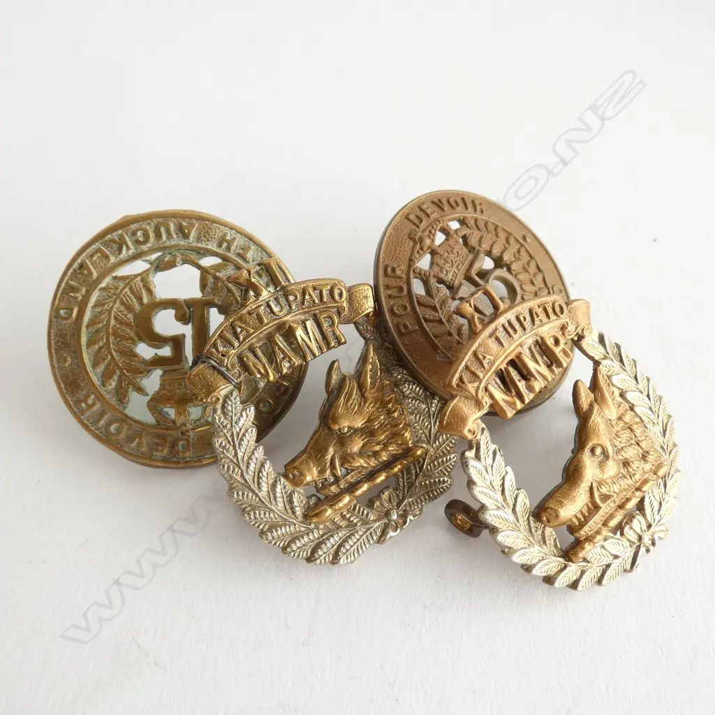 4 NZ WAR BADGES; 2 NORTH AUCKLAND MOUNTED RIFLES + NORTH AUCKLAND & NORTHLAND 15th REGIMENT Image 1++