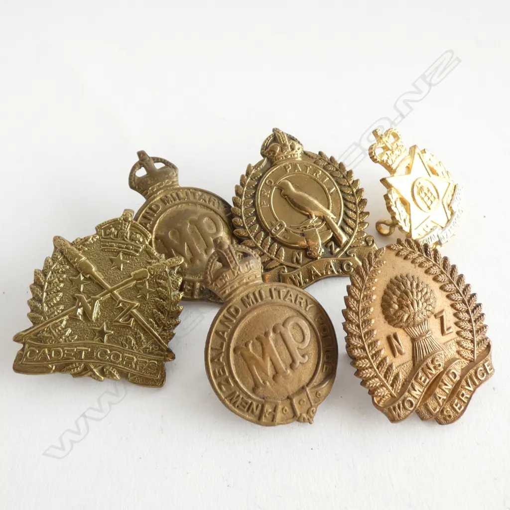 6 NZ WAR BADGES; 2 MILITARY POLICE, WOMENS LAND SERVICE, NURSING CORPS, W.A.A.C. & CADETS Image 1++