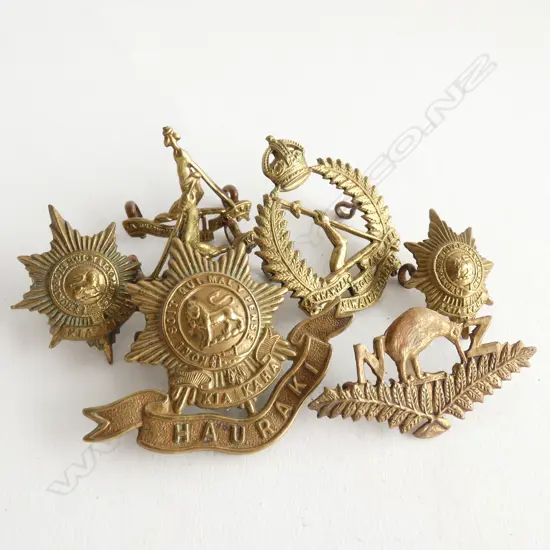 7 NZ WAR BADGES; HAURAKI CAP & PR COLLAR BADGES, 16th WAIKATO CAP & PR COLLAR BADGES, NZ KIWI & FERN BADGE
