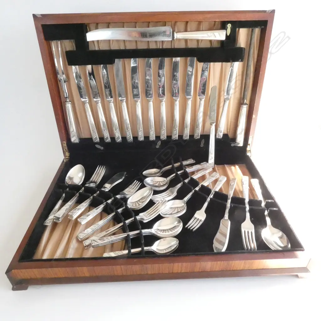 VINERS SILVER PLATE CANTEEN OF CUTLERY SHEFFIELD 58 PIECES Image 1++