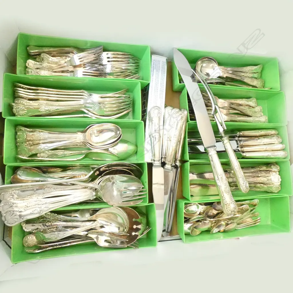 LARGE COLLECTION WALKER & HALL SILVER PLATE KINGS PATTERN CUTLERY + ASST. EXTRAS Image 1++