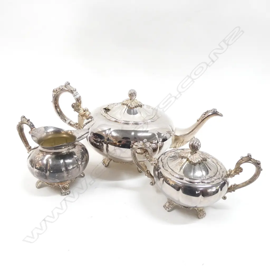 SHERWOOD SILVER PLATE 3 PCE TEA SET; TEAPOT / LIDDED SUGAR BOWL & JUG  Image 1++