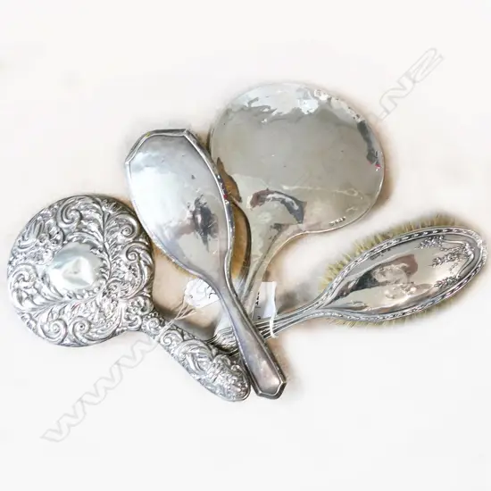 2 S/SILVER MIRRORS + 2 S/SILVER BRUSHES BIRM 1920/CHESTER 1913, AF