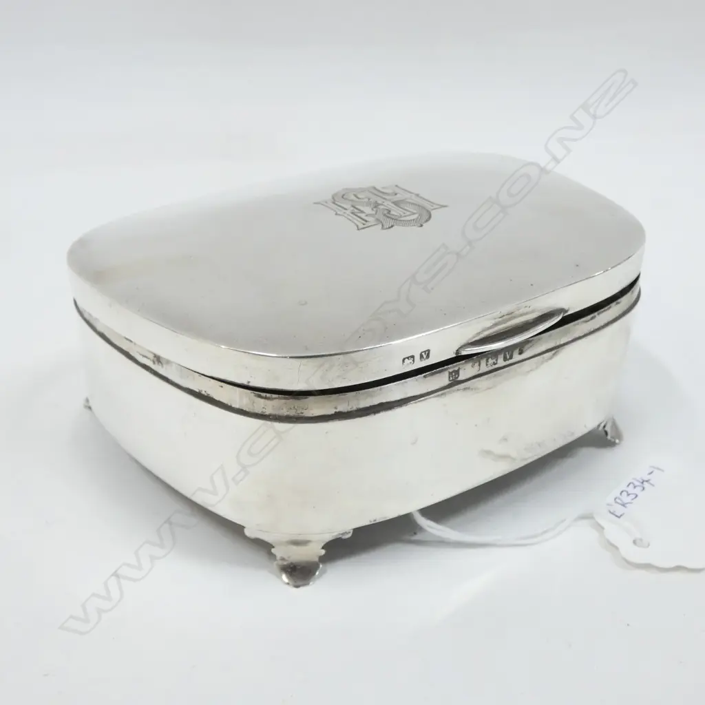 STERLING SILVER JEWELLERY BOX ON 4 FEET BIRMINGHAM 1920 Image 1++