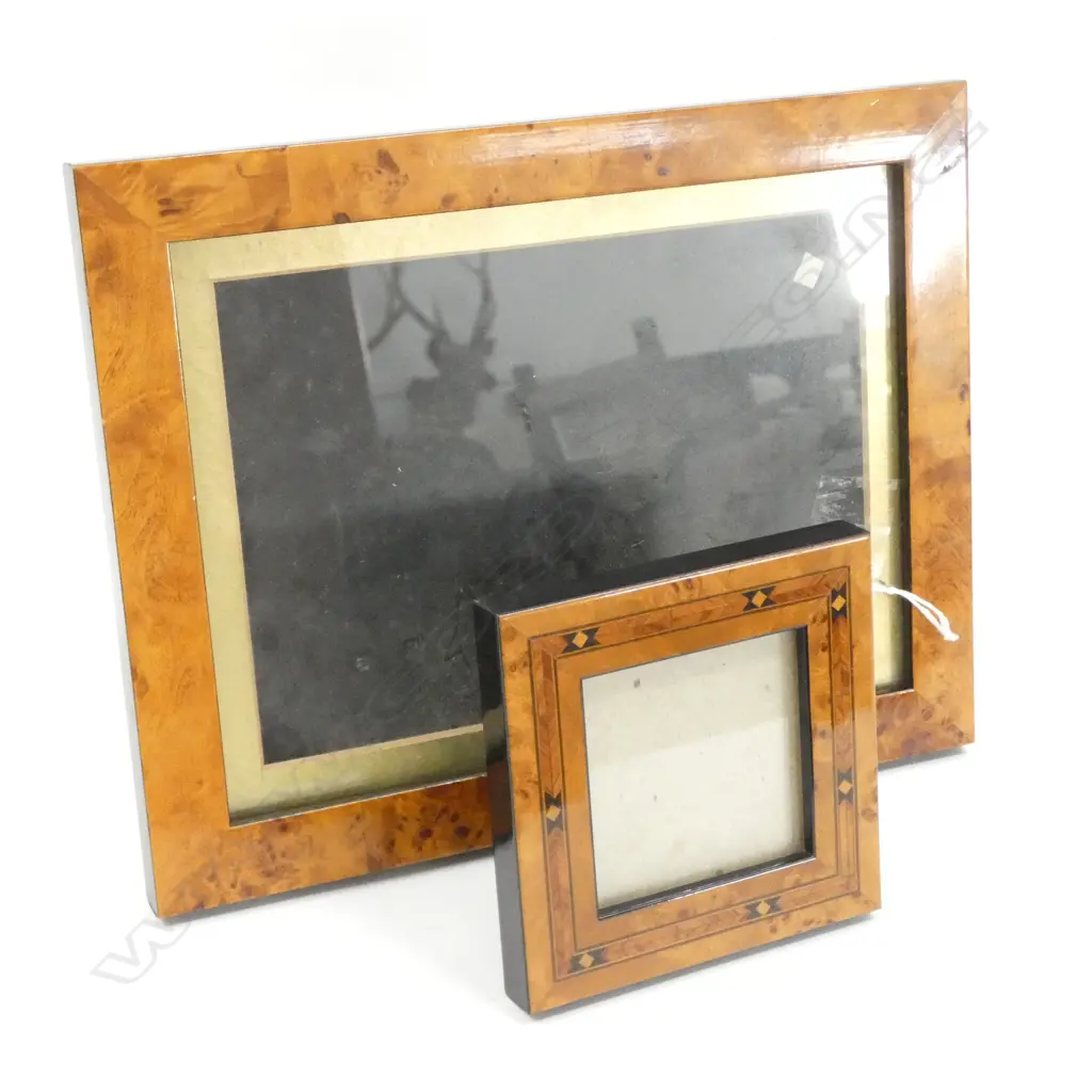 2 BURR WALNUT(?) PHOTO FRAMES, TALLEST H. 235MM Image 1++
