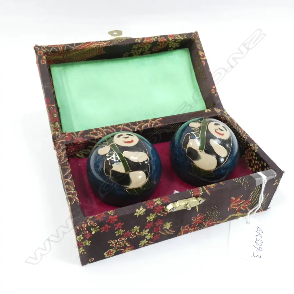 PR H/PAINTED ENAMELLED PANDA BALLS - MUSICAL. BOXED Image 1++