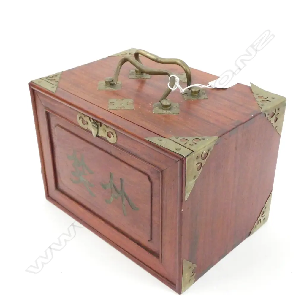WOODEN BOXED BONE MAH JONG SET Image 1++
