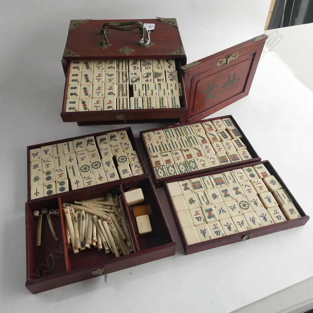 WOODEN BOXED BONE MAH JONG SET Image 1++