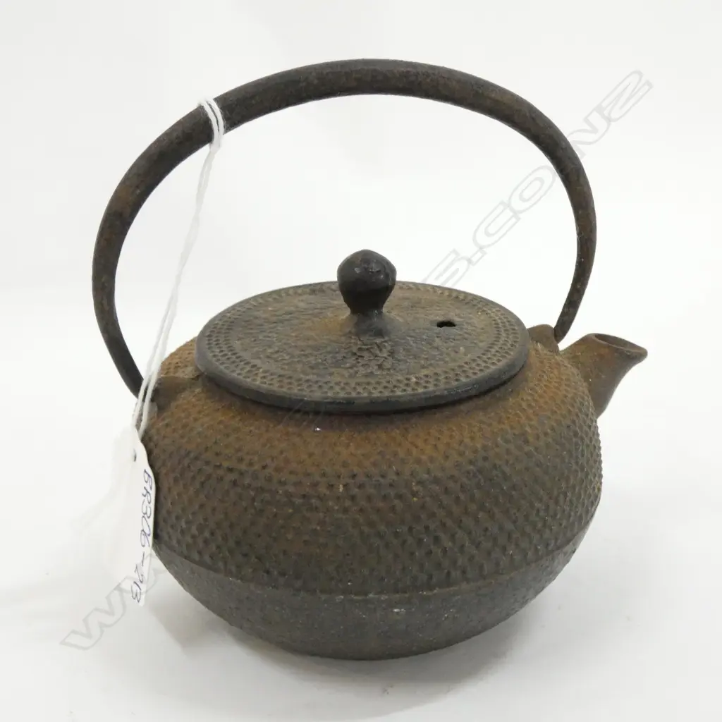 ORIENTAL CAST IRON TEAPOT - SWING HANDLE  H 440MM.  Image 1++
