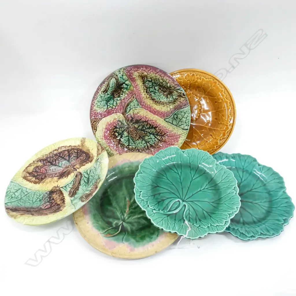 6 ASSORTED MAJOLICA PLATES - GREEN / BROWN / MULTI COLOURED. LARGEST DIA 235MM. VARIOUS CONDITIONS Image 1++