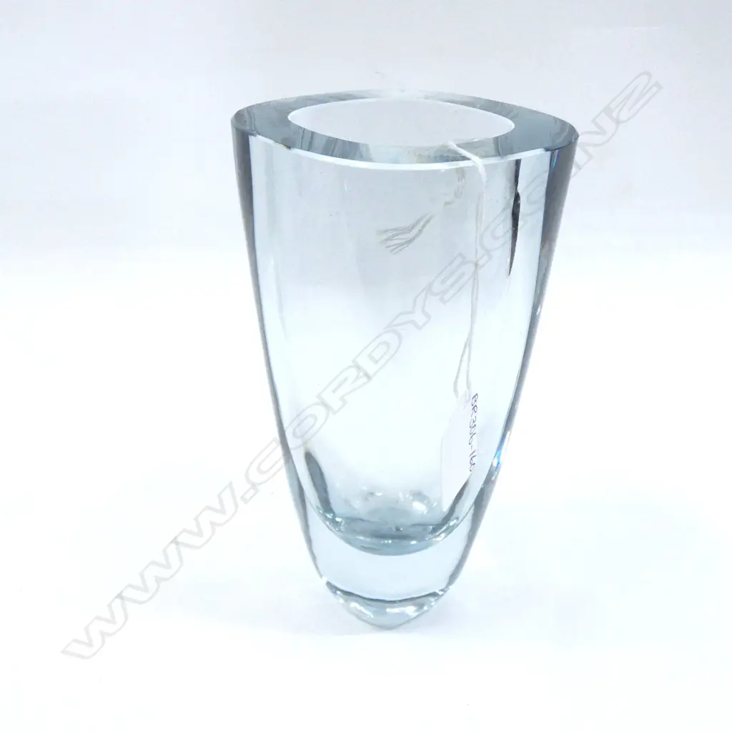 SIGNED HEAVY BLUE GLASS VASE H. 185MM Image 1++