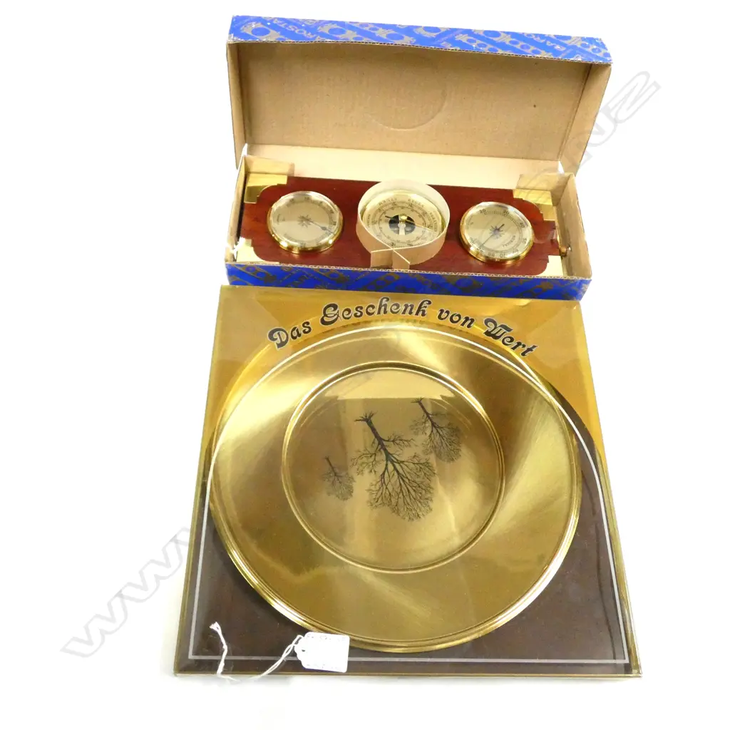 SKS TREE ENGRAVED COPPER PLATE (DIA 290MM) (BOXED) & WOODEN BAROMETER (300X 125MM)(BOXED) Image 1++