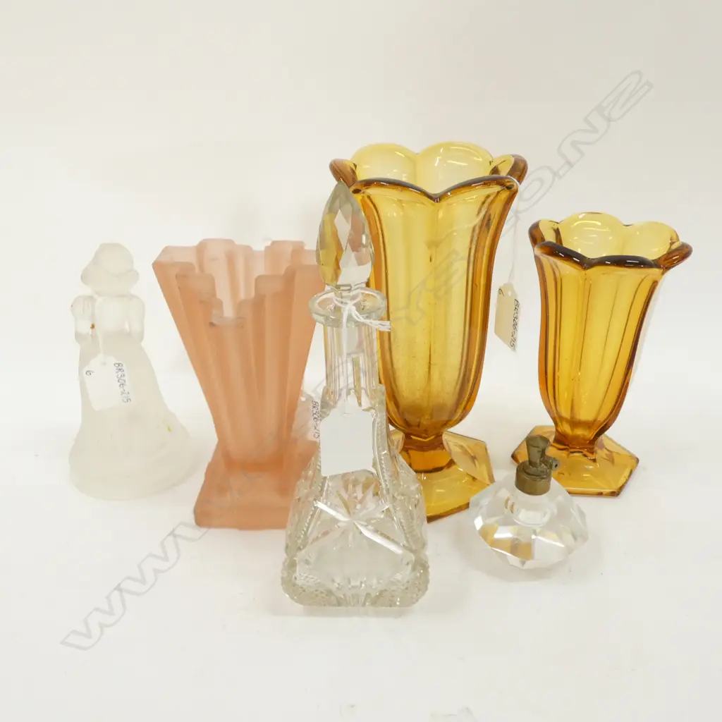 PINK ART DECO GLASS VASE H. 150MM / 2 AMBER VASES / SCENT BOTTLES & GLASS SNOW WHITE CENTRE PIECE  Image 1++