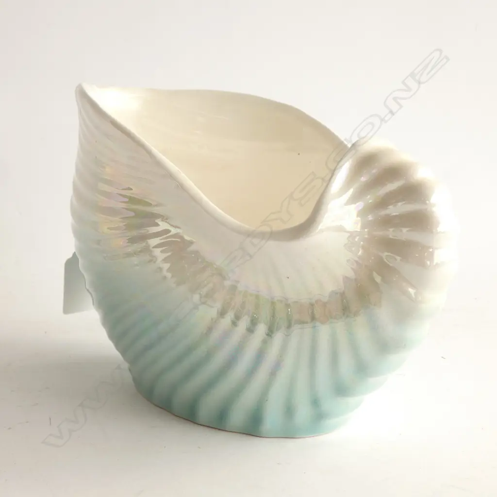 CROWN LYNN GREEN LUSTRE SHELL VASE #2049 L 230MM LIGHT CRAZING Image 1++