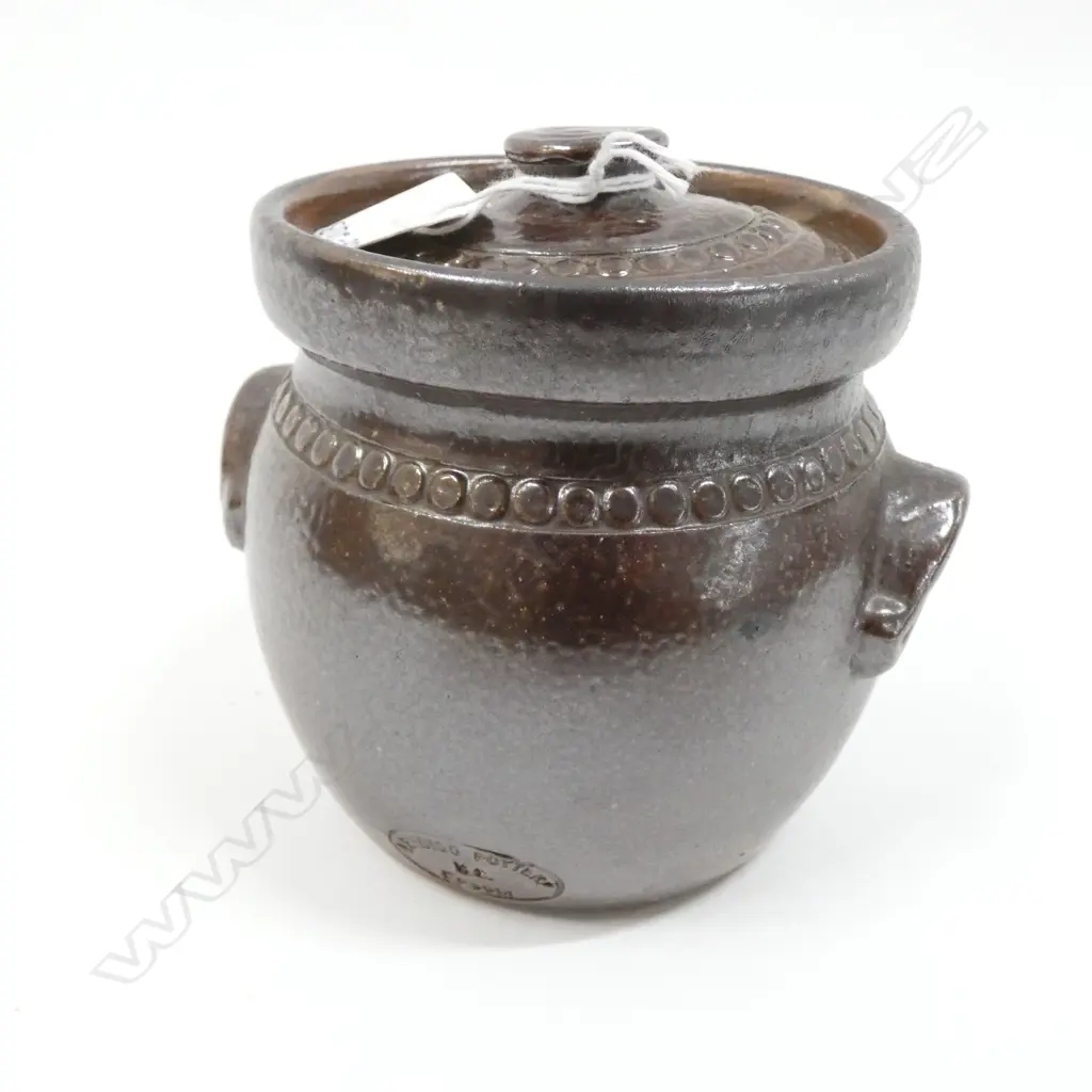 SM BENDIGO STONEWARE POTTERY CROCK WITH LID  - ENCISED ON BASE H. 115MM Image 1++