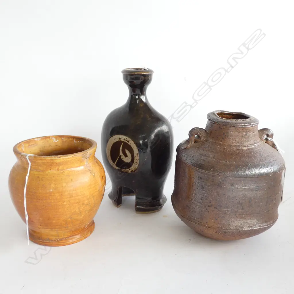 3 NZ POTTERY PCS; BRYCE STEVENS / TRADITIONAL NZ & ML SIGNED H. 245MM Image 1++